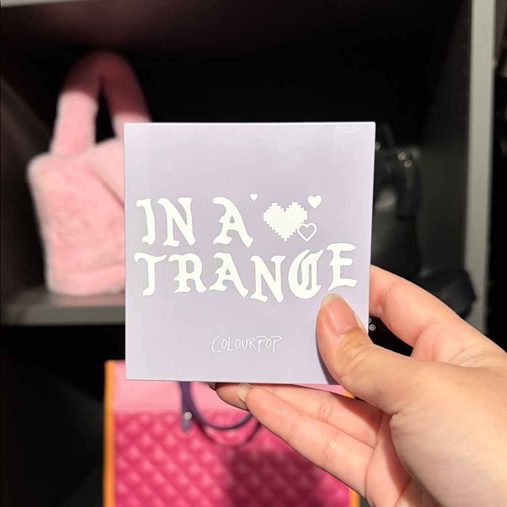 2/$25 colourpop in a trance 💕